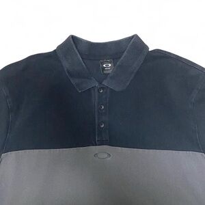 Y2K Oakley grey and black polo button up short sleeve shirt